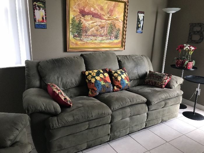 Dual Reclining sofa has a matching Reclining love seat and recliner