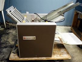 GBC O&M Pro-Fold Model 1117-5, 24"H x 38"W x 19"D