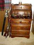 Small roll-top desk, reproduction weapons