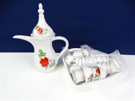 China Tea Set w 26 Tiny Cups