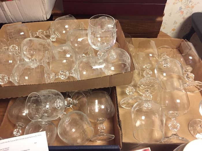 Many types of glassware to choose from