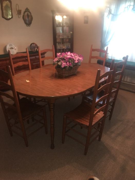Dining room table, excellent condition, leaf can be removed. Chairs are sold 