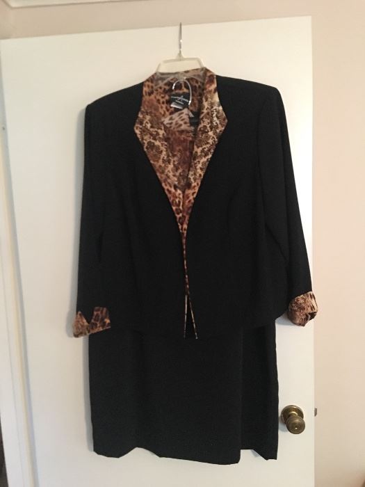 Lots of women’s clothing available- sizes 14 to 20