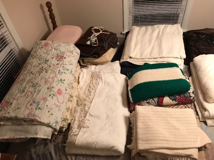 Bedspreads, blankets, electric blankets, throw blankets