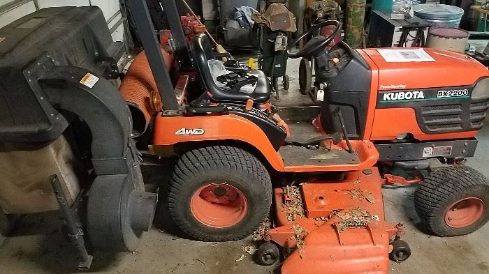 Kubota 2000 BX2200, 605 hours, with rear bagger