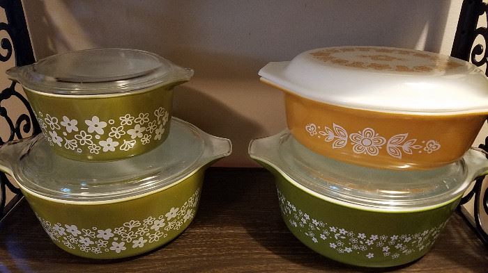 retro Pyrex containers