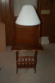 Vintage wooden end table/magazine rack lamp