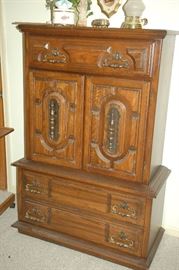 Chest of drawers, 2 door with interior drawers