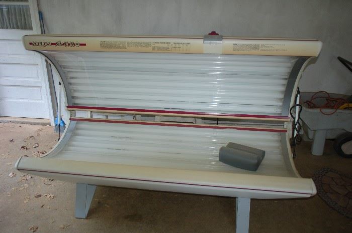 Sunquest Pro 24 Tanning Bed

