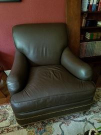 Leather Chair	35w x 40d x 35h (19sh)