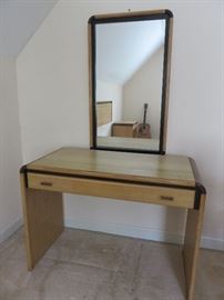 Matching desk and mirror (see previous pictures)