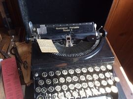 Remington Portable Model 5 with case