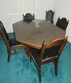 American of Martinsville Dining Table with 6 Chairs