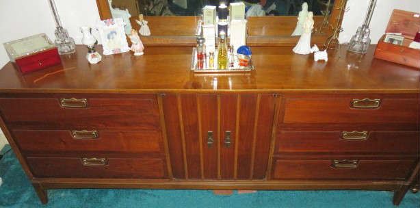 Vintage Lane Furniture Dresser w/Mirror