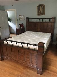 KING SIZE BED COMPLETE