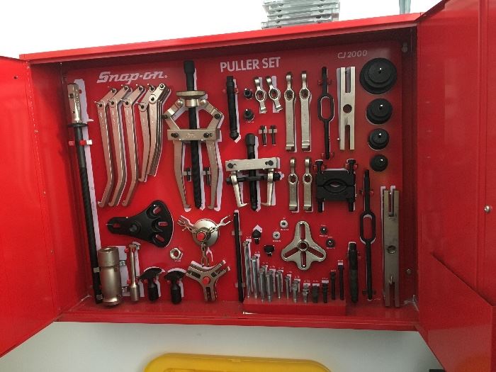 Snap-On CJ2000 Master Puller Set w/Tool Control Board/Wall Cabinet; like new (purchased for $4500); asking $2250.  