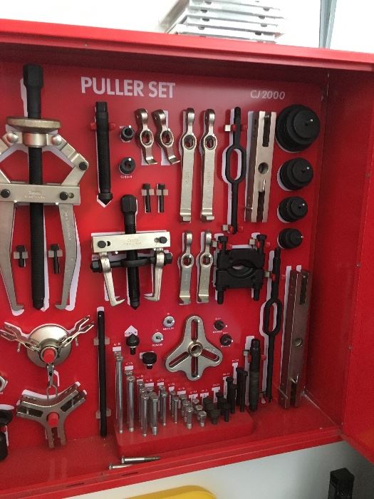 Snap-On CJ2000 Master Puller Set w/Tool Control Board/Wall Cabinet; like new