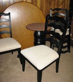 Black base pedestal table with 4 chairs, oak top 