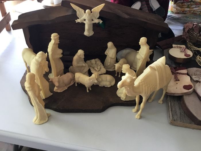 Vintage Hartland plastic Nativity.  Large size with stable