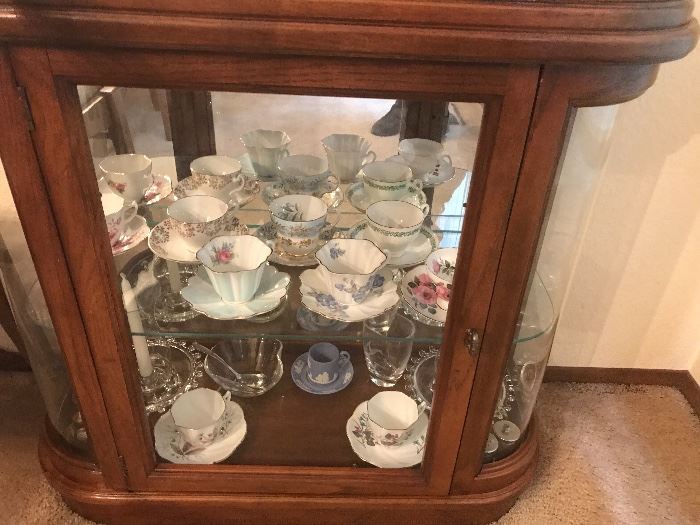 fine china teacups and saucers