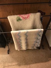 cool iron quilt rack and linins