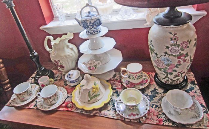Collectible tea cups, ceramics. and lamp