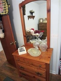 small dresser with mirror (has matching twin beds ..no mattresses)
