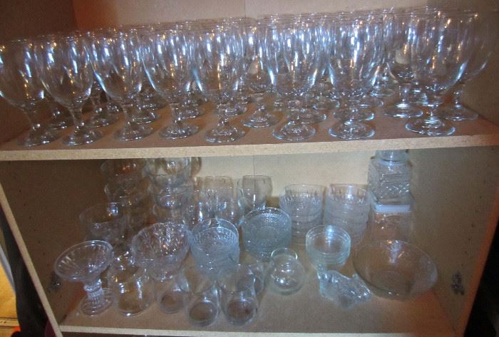 Catering goblets and other supporting glassware