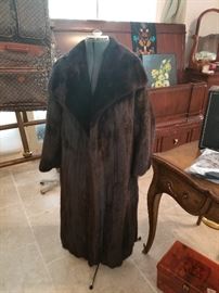 Gorgeous full length mink coat in excellent condition - approximate size 10/12