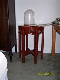 small Table and  large display Globe/Dome 
