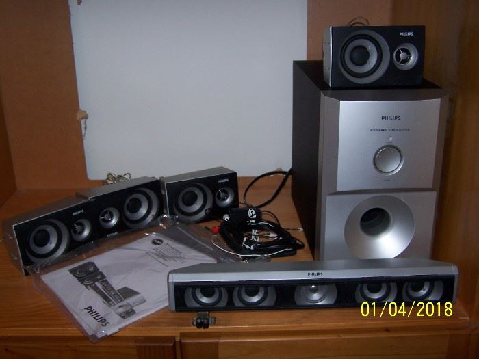 Phillips SubWoolfer with 5 mini &1 bar speakers