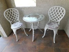 White Wash Cast iron Bistro Set 
