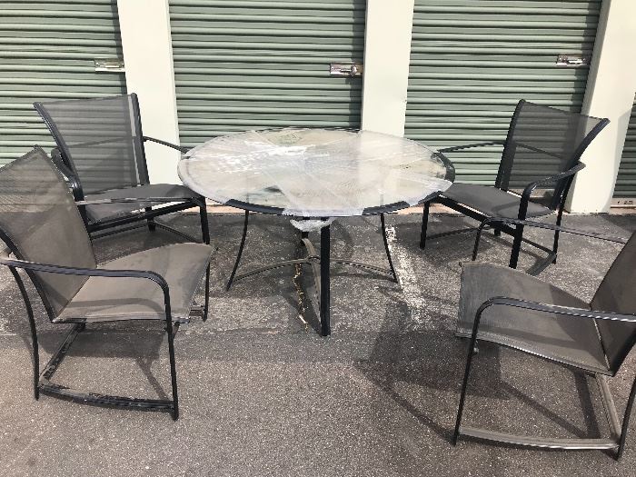 Brown Jordan wave patio table and chaids