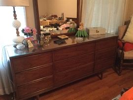 9 Drawer Dresser with mirror
