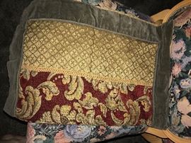 HUGE COLLECTION OF HAND-CRAFTED QUILTS (ALL SIZES)