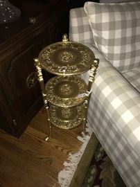 GOLD METAL THREE TIER STAND