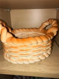 PORCELAIN BASKET