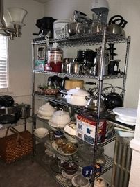 TON OF COOKWARE / POTS AND PANS