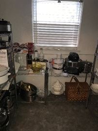 TON OF COOKWARE / POTS AND PANS