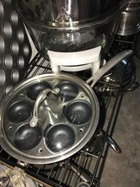 TON OF COOKWARE / POTS AND PANS