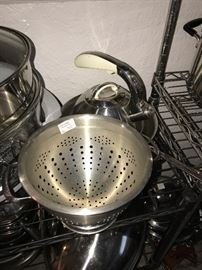 TON OF COOKWARE / POTS AND PANS