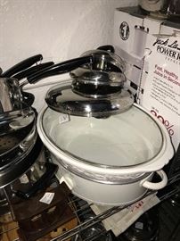 TON OF COOKWARE / POTS AND PANS