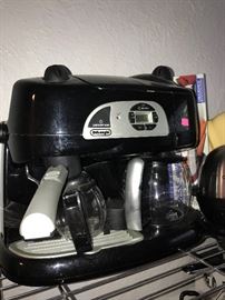 TON OF COOKWARE / POTS AND PANS