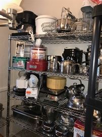 KITCHENWARE / BAKEWARE / SMALL APPLIANCES