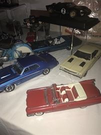 COLLECTIBLE DIE CAST CARS