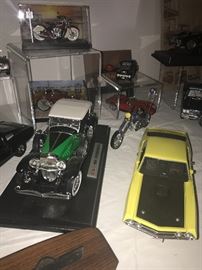 COLLECTIBLE DIE CAST CARS