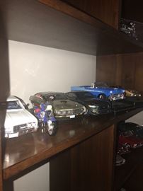 COLLECTIBLE DIE CAST CARS