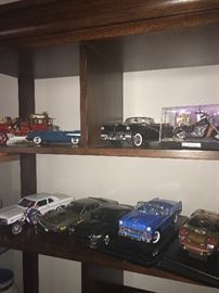 COLLECTIBLE DIE CAST CARS