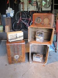 Grunow Wave radio, Arvin wood tube radio, bakelite Arvin radio plus