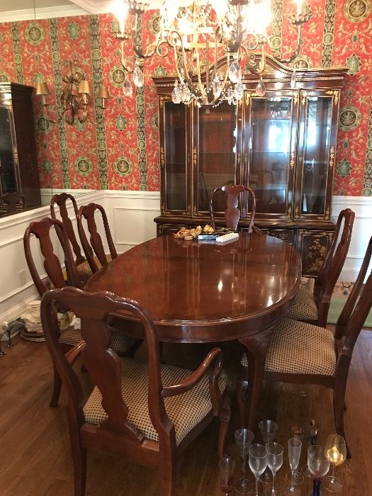 Queen Anne Mahogany dining room table and 8 chairs-2 arm chairs and 6 side chairs